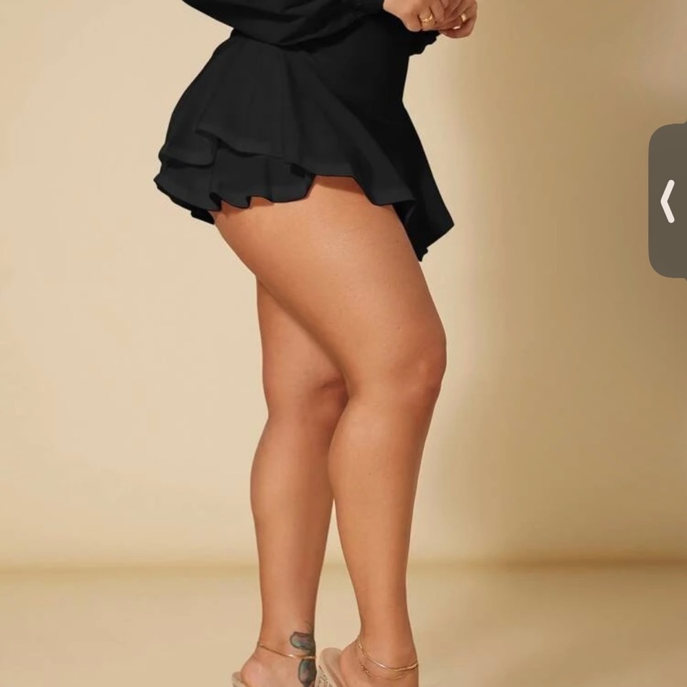 Black skort
